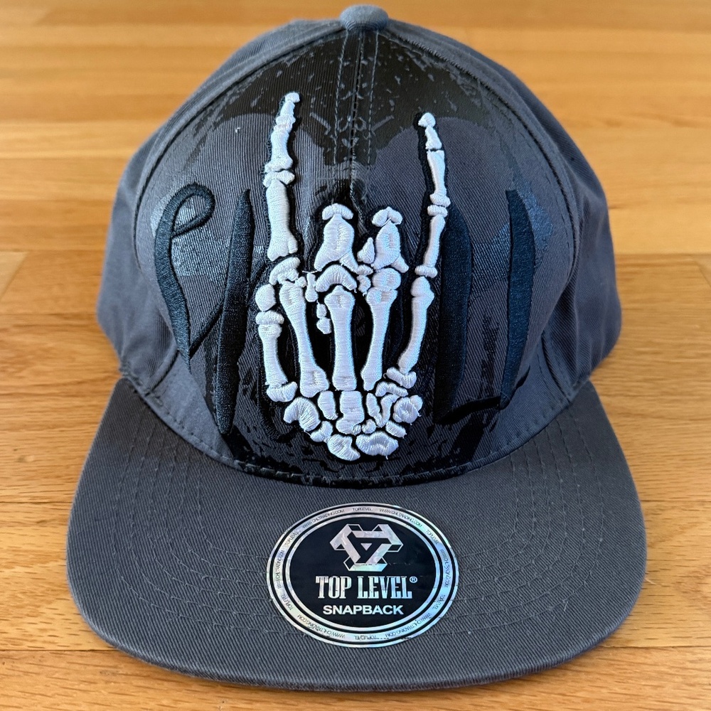 NWT Top Level Devil Horns Rock On White Skeleton Hand Snapback Hat